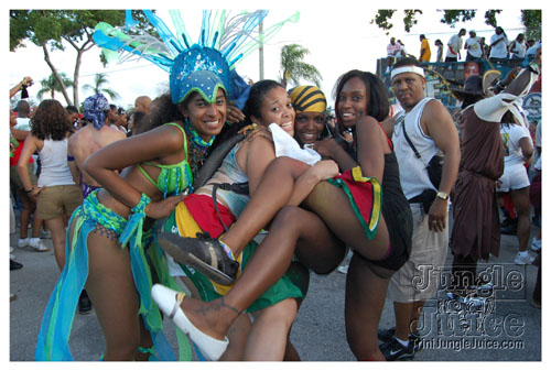 broward_carnival_2007_pt2-138