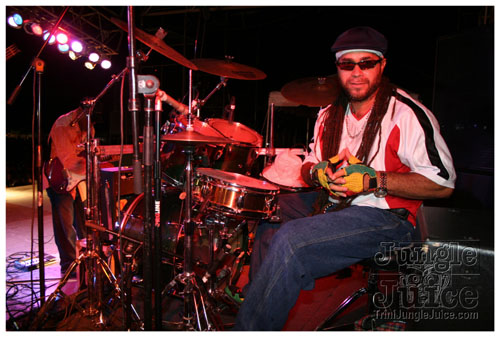 broward_carnival_2007_pt2-250