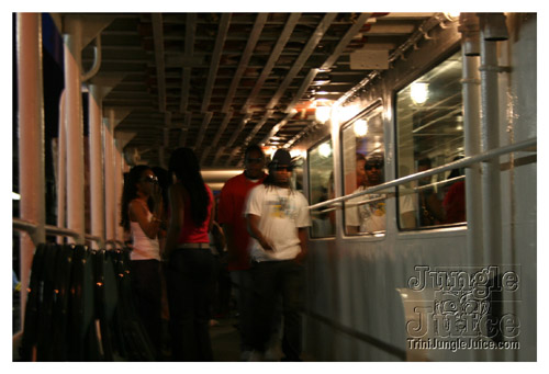 darkers_on_the_water-001