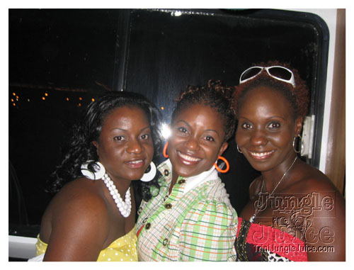 de_four_of_us_boatride-010