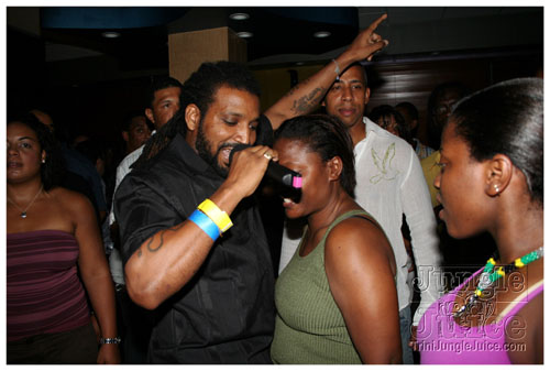 friends_mia_carnival_2007-143