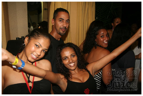 friends_mia_carnival_2007-179