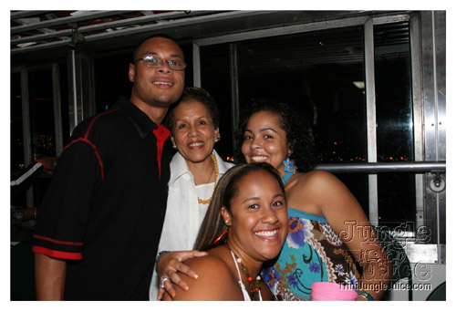 fun_guyz_boatride_2007_ny-016