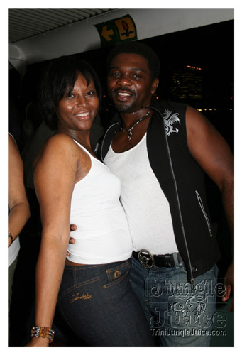 fun_guyz_boatride_2007_ny-028