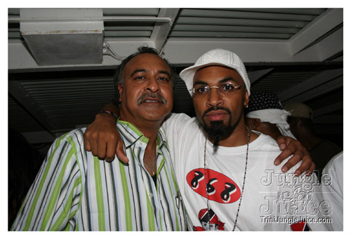 fun_guyz_boatride_2007_ny-030