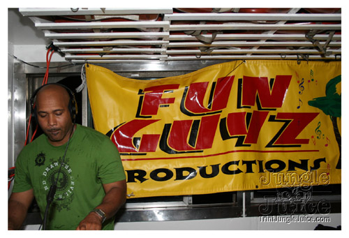fun_guyz_boatride_2007_ny-068