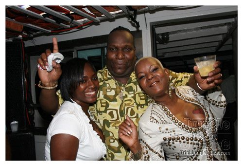 fun_guyz_boatride_2007_ny-084