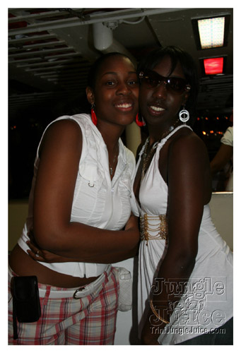 fun_guyz_boatride_2007_ny-104