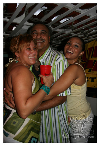 fun_guyz_boatride_2007_ny-119