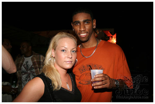 gen_x_2k7_bandlaunch-005