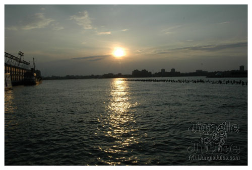 glow7_touch_of_blue-002