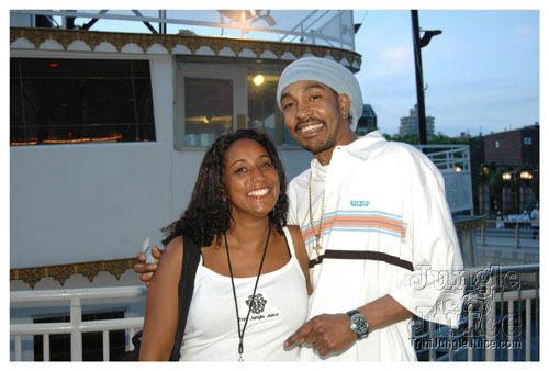 glow7_touch_of_blue-004