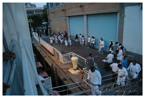 glow7_touch_of_blue-005