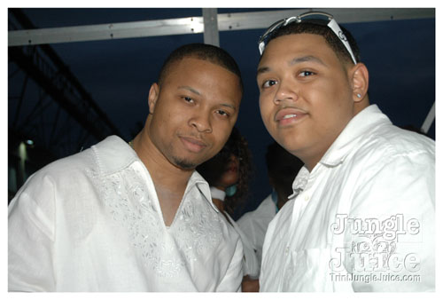 glow7_touch_of_blue-007