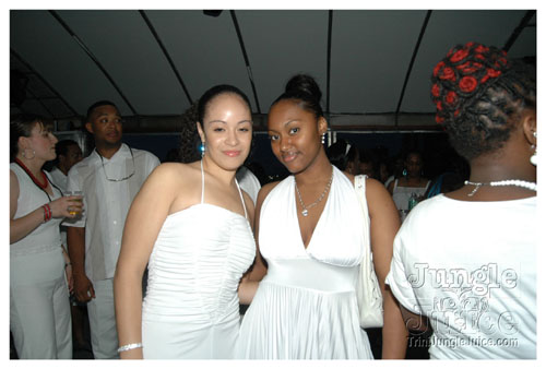 glow7_touch_of_blue-009