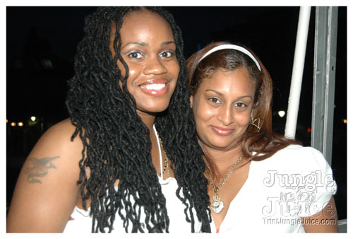 glow7_touch_of_blue-011