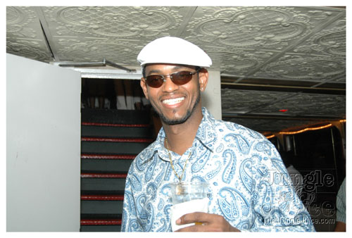 glow7_touch_of_blue-013