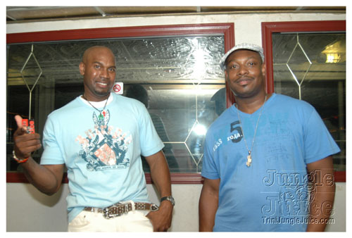 glow7_touch_of_blue-014