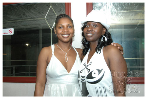 glow7_touch_of_blue-016