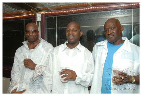 glow7_touch_of_blue-019