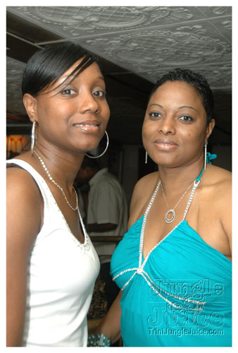 glow7_touch_of_blue-021