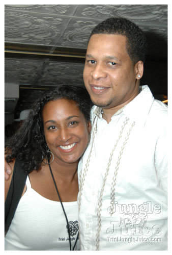 glow7_touch_of_blue-022