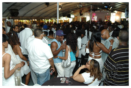 glow7_touch_of_blue-028