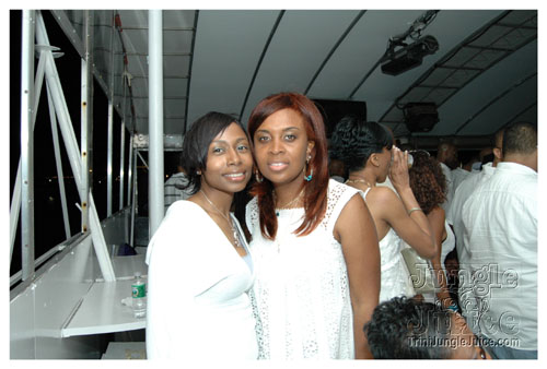 glow7_touch_of_blue-029