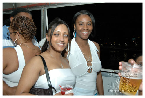 glow7_touch_of_blue-032