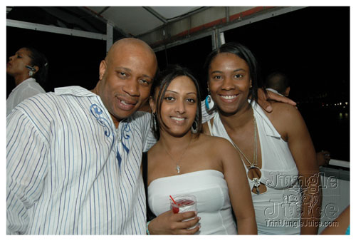 glow7_touch_of_blue-033