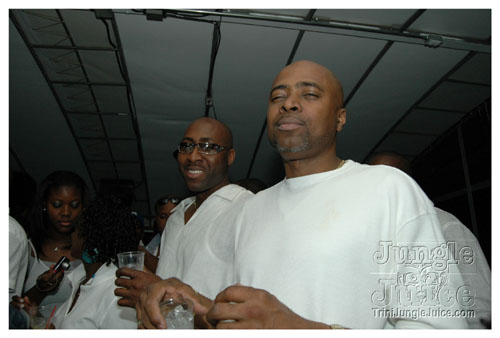 glow7_touch_of_blue-034