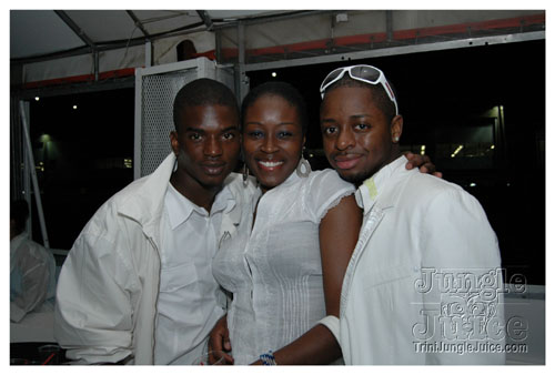 glow7_touch_of_blue-036