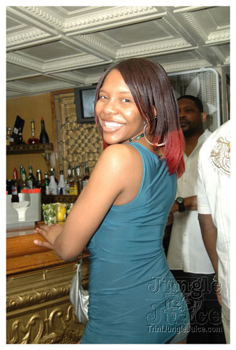 glow7_touch_of_blue-041