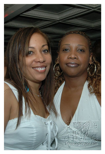 glow7_touch_of_blue-047