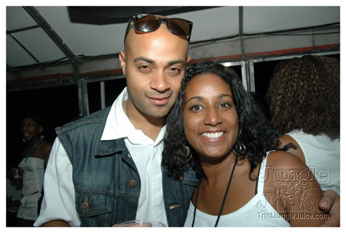 glow7_touch_of_blue-059