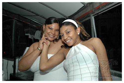 glow7_touch_of_blue-064