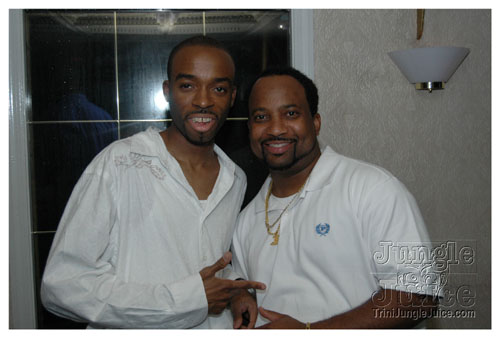 glow7_touch_of_blue-076