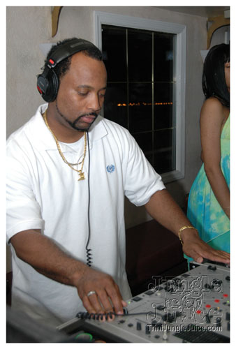 glow7_touch_of_blue-077