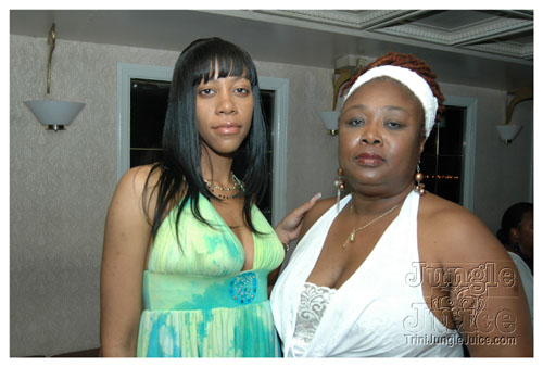 glow7_touch_of_blue-078