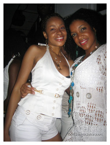 glow7_touch_of_blue-084