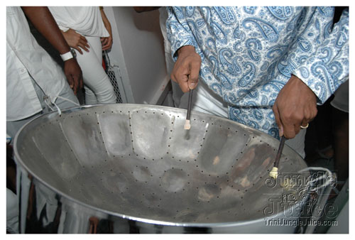 glow7_touch_of_blue-087