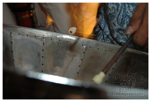 glow7_touch_of_blue-089