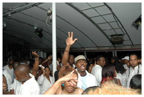 glow7_touch_of_blue-092