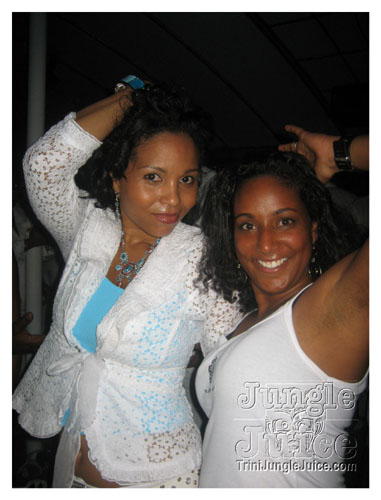 glow7_touch_of_blue-095