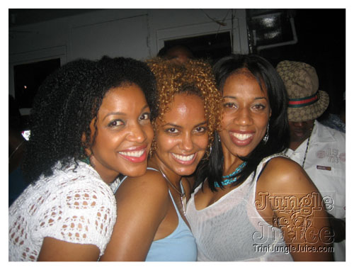 glow7_touch_of_blue-097