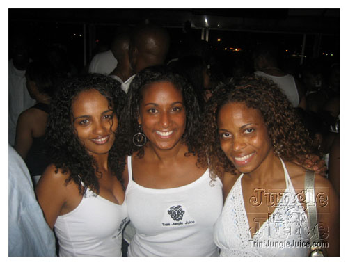 glow7_touch_of_blue-098