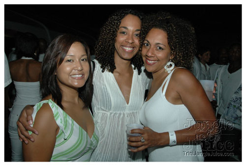 glow_barbados_2007-013