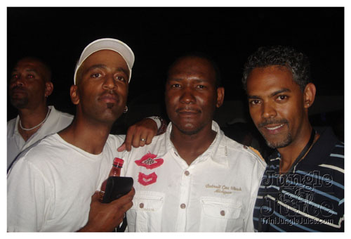 glow_barbados_2007-014