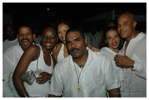 glow_barbados_2007-032