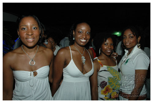 glow_barbados_2007-045